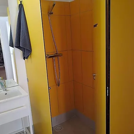 Do Mar Hostel